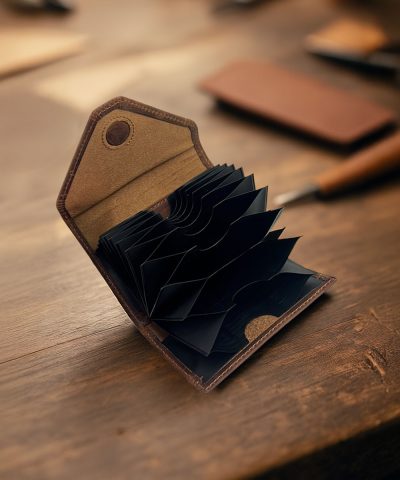 Crazy Deri Akordiyon Kartlık