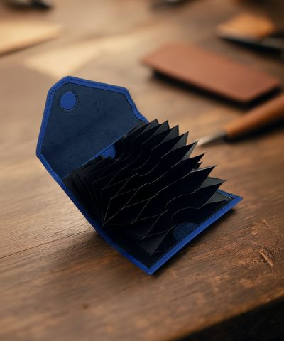 Mavi Deri Akordiyon Kartlık